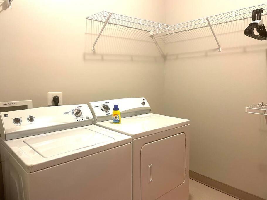 King Size With Osu Theme! Apartamento Columbus Exterior foto